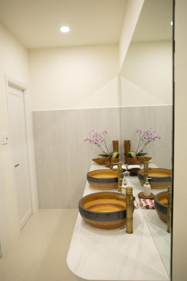 Ruby Hotel โฮจิมินห์ซิตี้ ภายนอก รูปภาพ