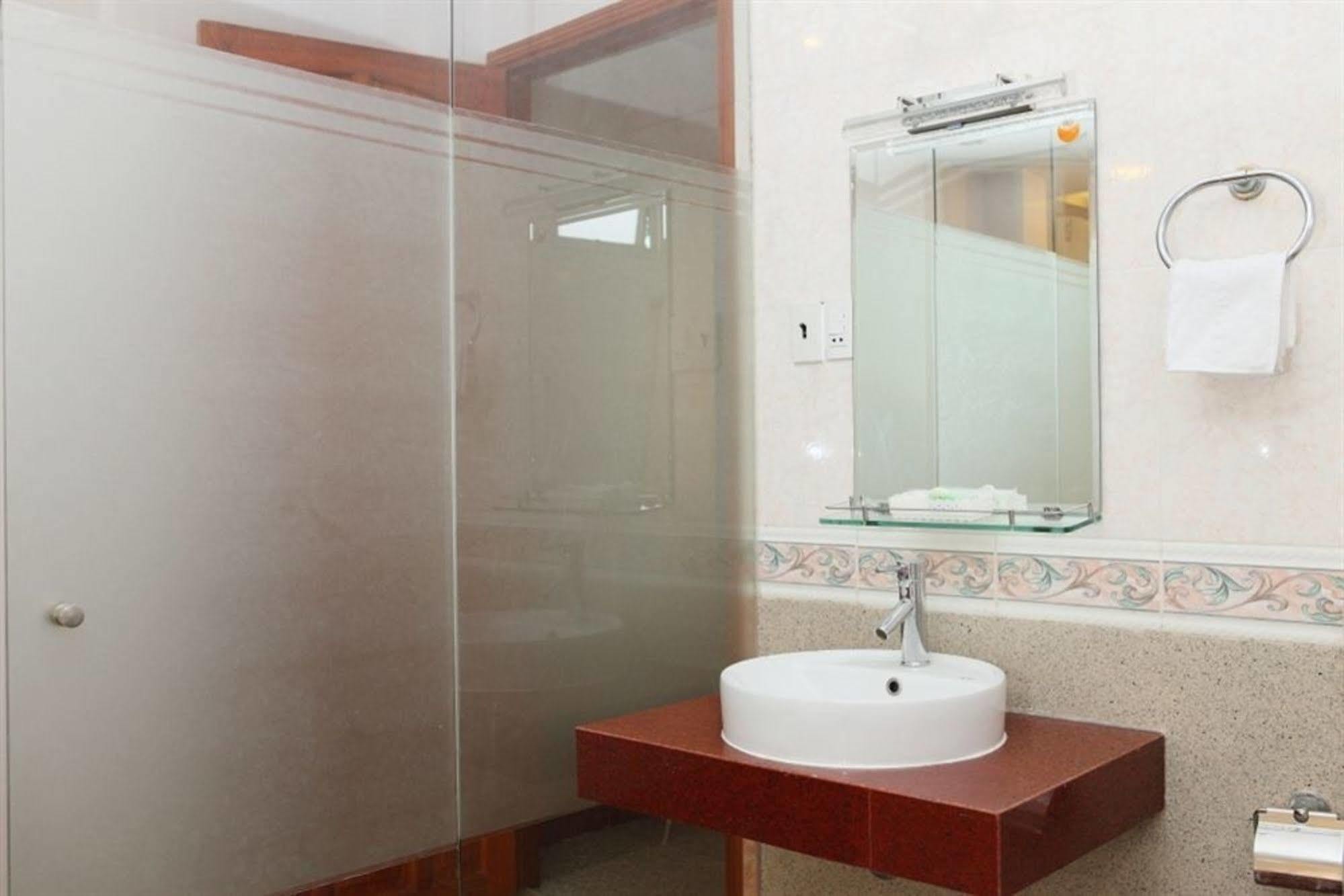 Ruby Hotel โฮจิมินห์ซิตี้ ภายนอก รูปภาพ