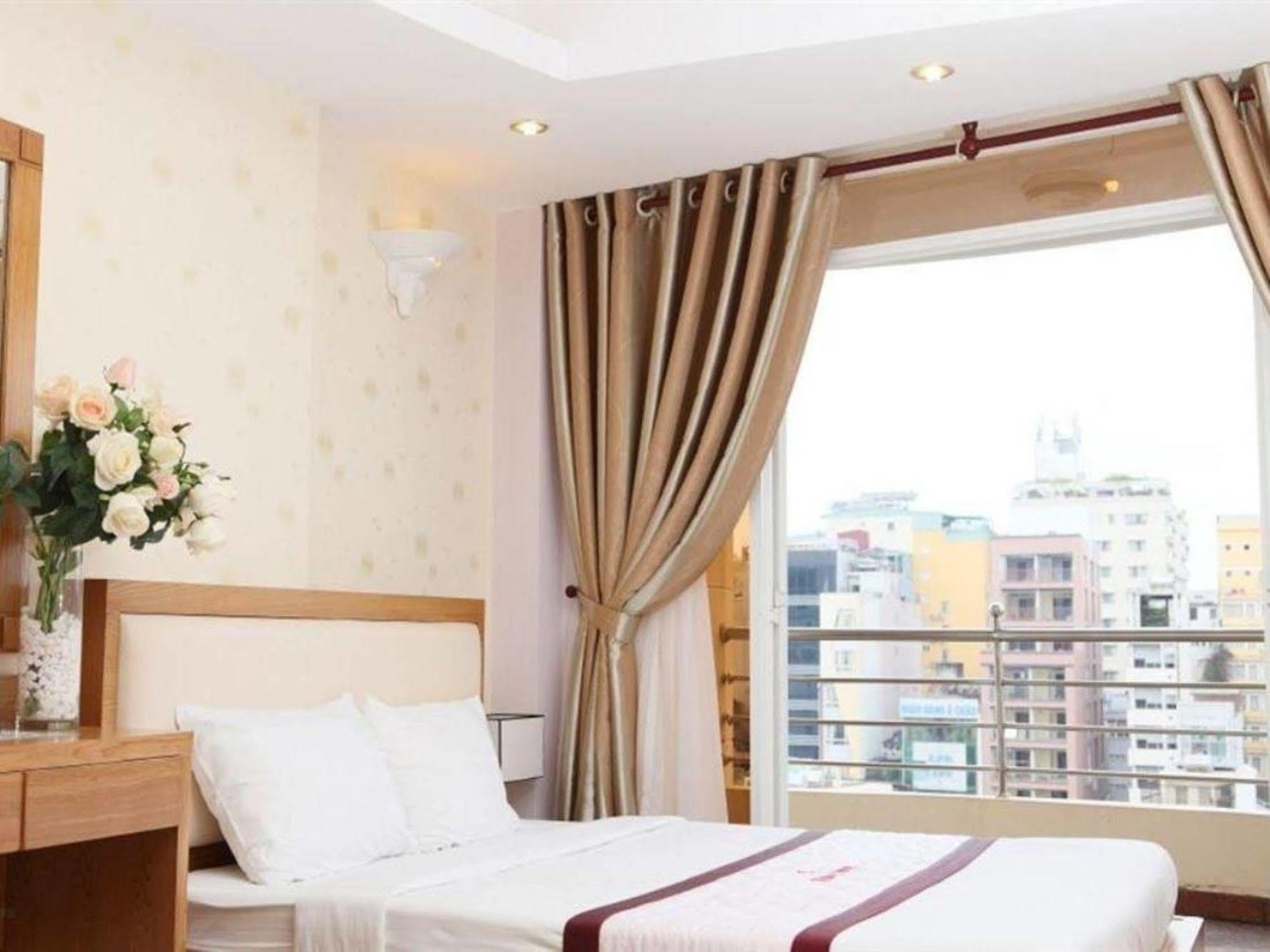 Ruby Hotel โฮจิมินห์ซิตี้ ภายนอก รูปภาพ
