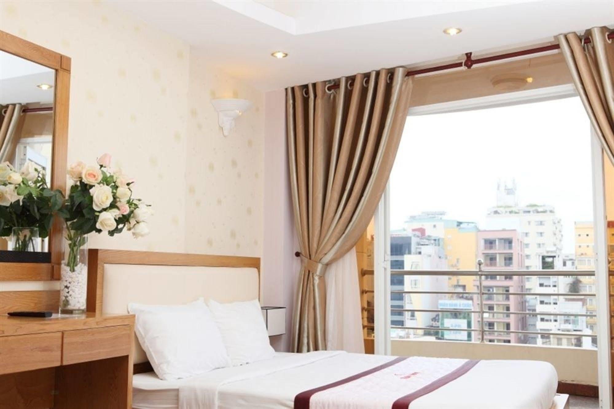 Ruby Hotel โฮจิมินห์ซิตี้ ภายนอก รูปภาพ