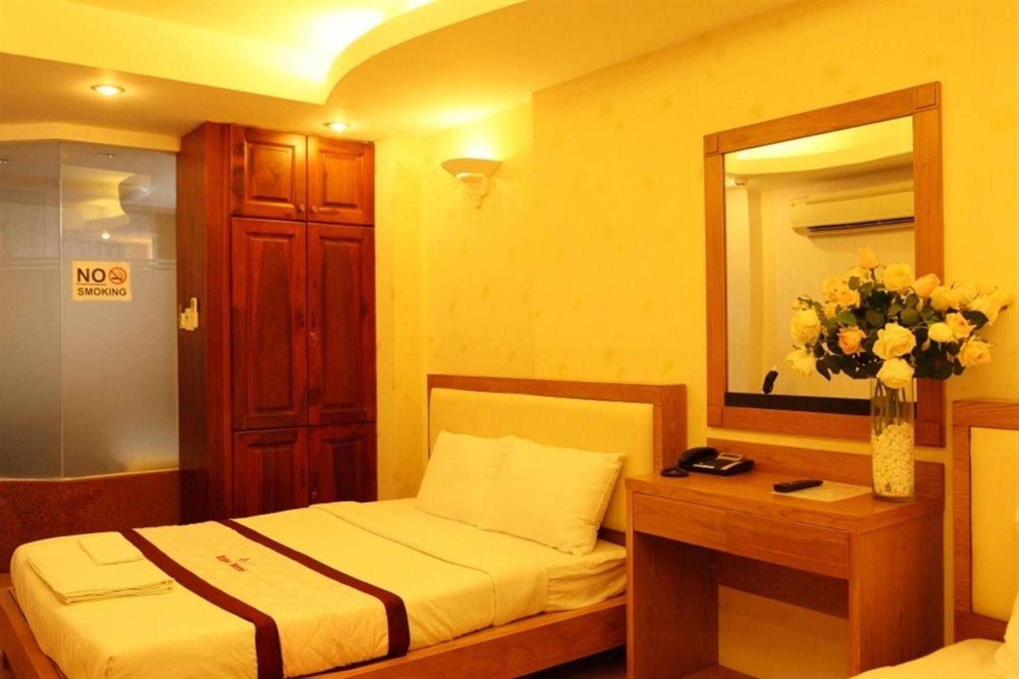 Ruby Hotel โฮจิมินห์ซิตี้ ภายนอก รูปภาพ